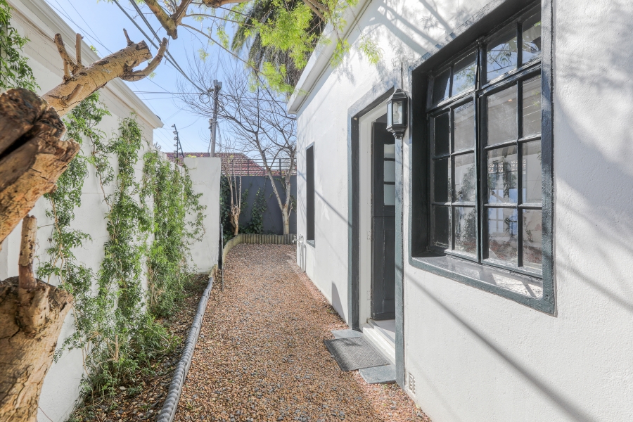 5 Bedroom Property for Sale in Claremont Upper Western Cape